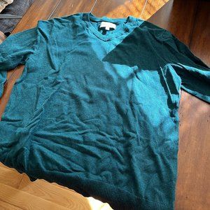 Hawker Rye, Green V-Neck Sweater